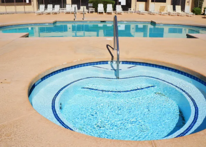 6 Havasu Az Hotel 2*